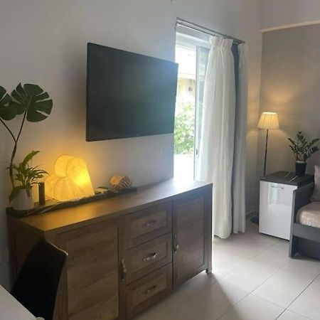 Studio In The Center, 2 Mins From The Beach Loutraki  Exterior photo